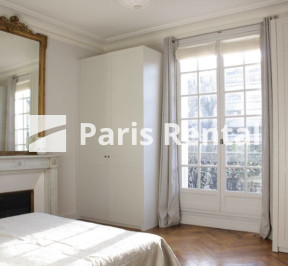 Bedroom - 
    16th district
  Porte Maillot, Paris 75016
