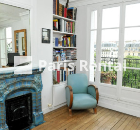 Living room - 
    17th district
  Epinettes, Paris 75017
