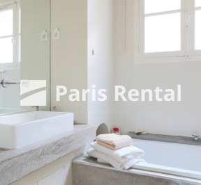 Bathroom - 
    9th district
  Maubeuge - Trudaine, Paris 75009

