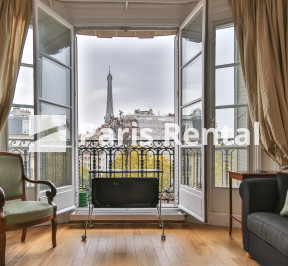 Living room - 
    15th district
  Tour Eiffel, Paris 75015
