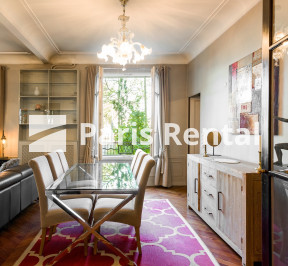 Living room - 
    16th district
  Porte Maillot, Paris 75116
