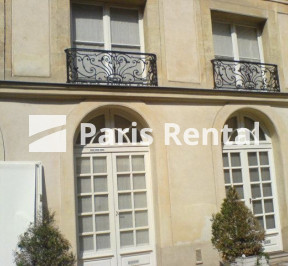 Building - 
    4th district
  Paris 75004
