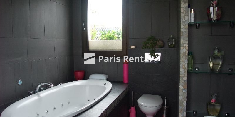 Bathroom - 
    Boulogne-Billancourt
  Boulogne-Billancourt 92100
