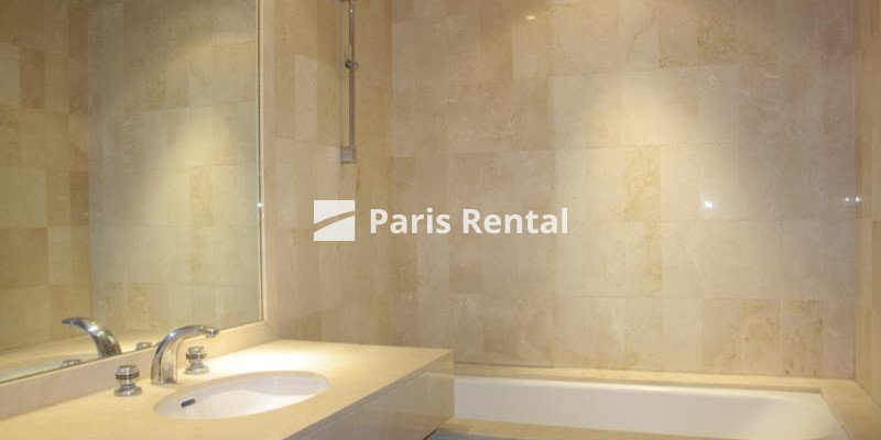 Bathroom 1 - 
    16th district
  Paris 75016
