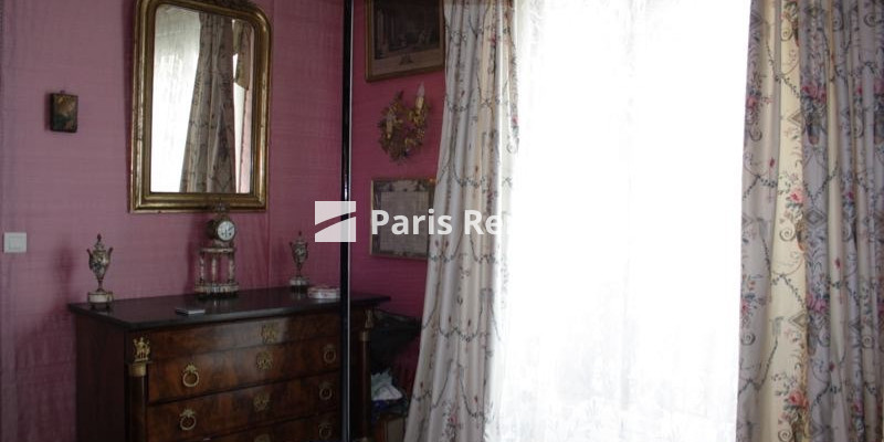 Bedroom - 
    16th district
  Paris 75116
