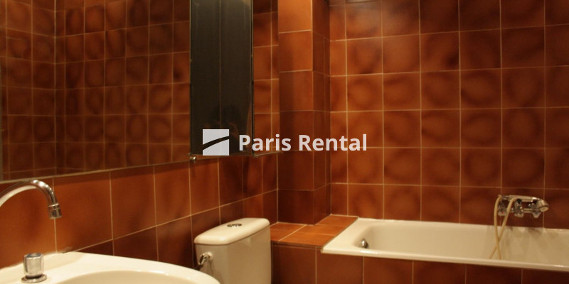 Bathroom 2 - 
    16th district
  Paris 75116
