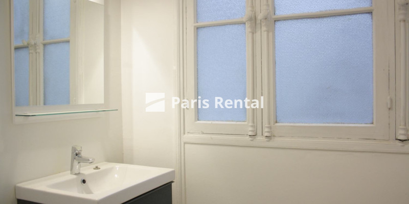 Bathroom 2 - 
    17th district
  Monceau, Paris 75017
