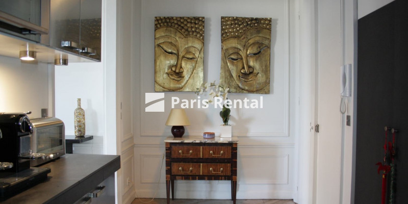 Entrance - 
    16th district
  Trocadéro / Passy, Paris 75016
