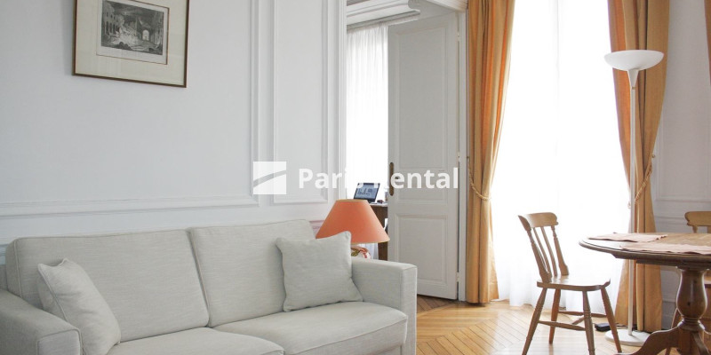 Living room - dining room - 
    16th district
  Passy - La Muette, Paris 75016
