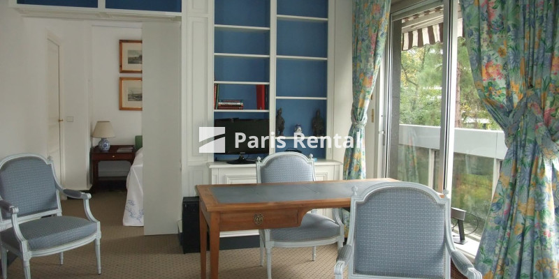Living room - dining room - 
    16th district
  Trocadéro / Passy, Paris 75116
