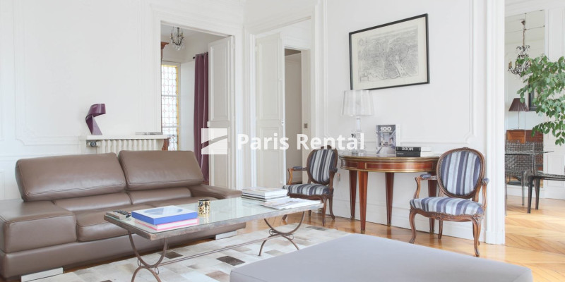 Living room - 
    9th district
  Saint-Georges, Paris 75009
