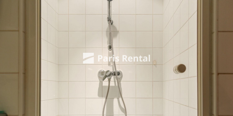 Bathroom (shower only) - 
    1st district
  Les Halles, Paris 75001
