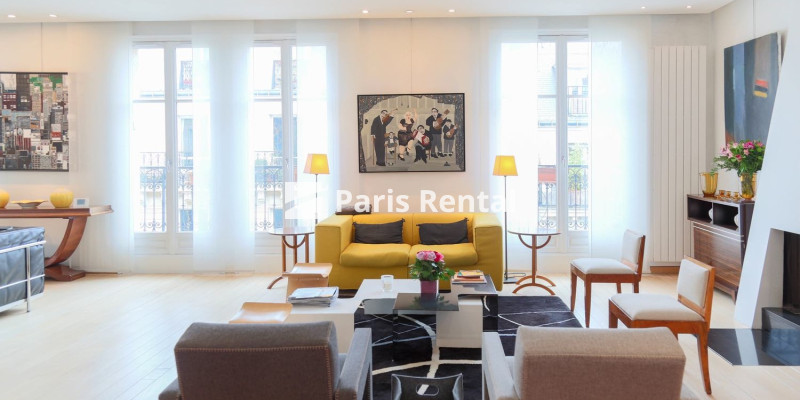 Living room - dining room - 
    4th district
  Le Marais, Paris 75004
