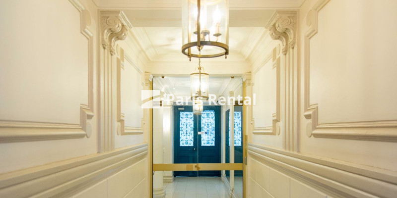 Entrance hall - 
    14th district
  Montparnasse, Paris 75014
