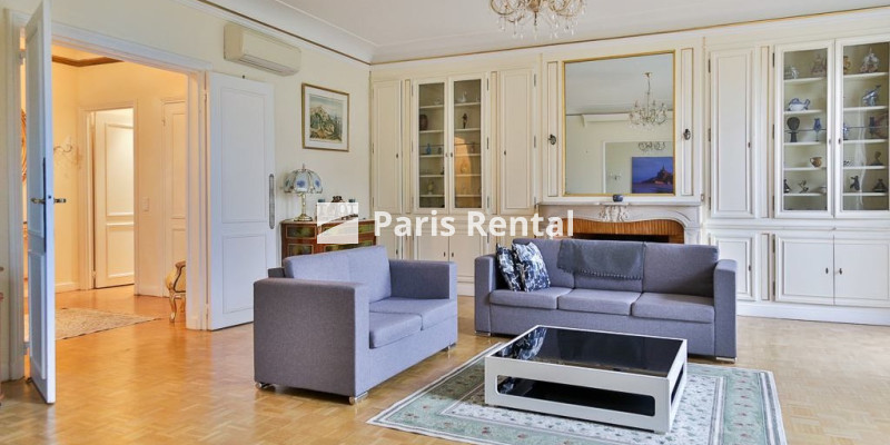 Living room - dining room - 
    8th district
  Monceau, Paris 75008
