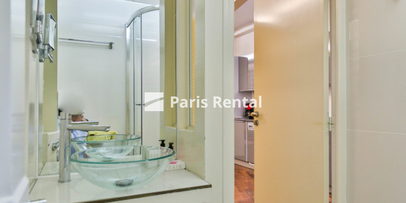 Bathroom (shower only) - 
    2nd district
  Montorgueil, Paris 75002
