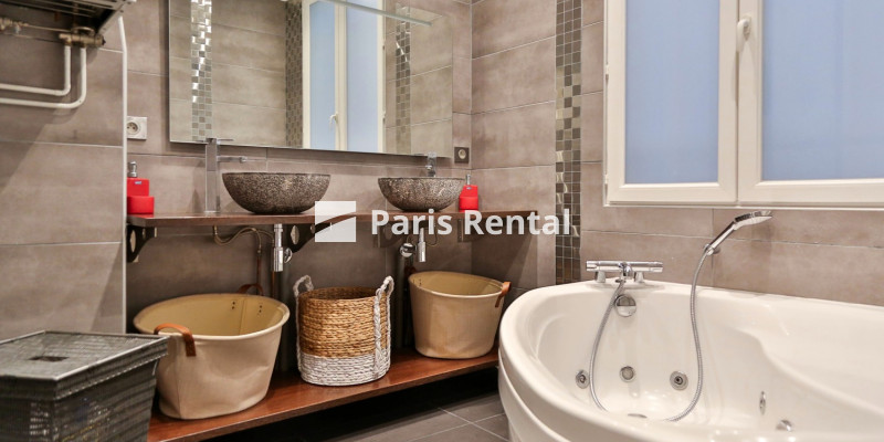 Bathroom - 
    5th district
  Censier, Paris 75005
