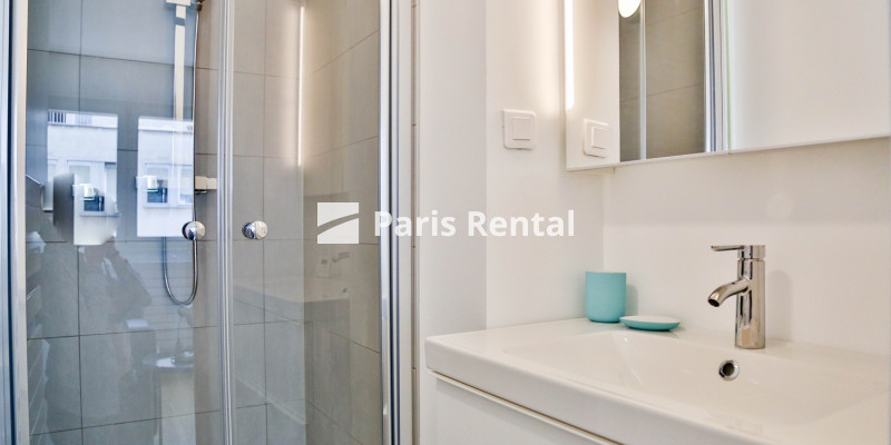 Bathroom (shower only) - 
    NEUILLY SUR SEINE
  Neuilly Centre, NEUILLY SUR SEINE 92200
