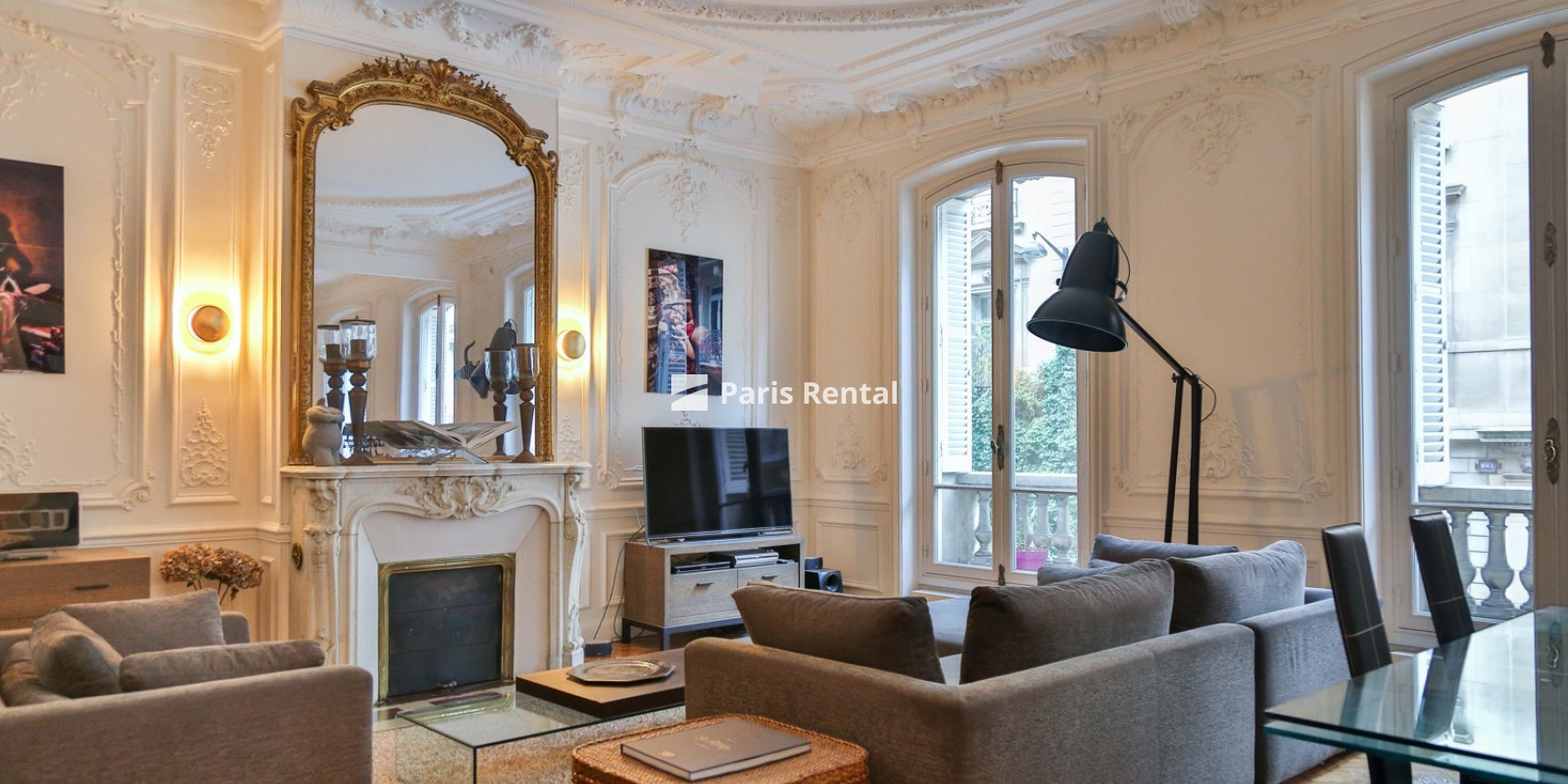Living room - dining room - 
    8th district
  Monceau, Paris 75008
