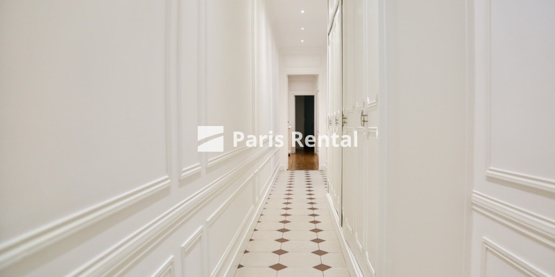 Corridor - 
    17th district
  Wagram, Paris 75017
