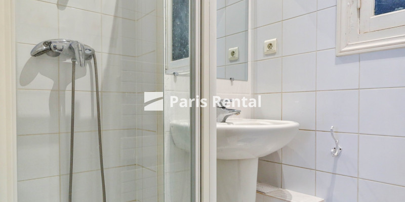 Shower-room 2 - 
    8th district
  Champs-Elysées, Paris 75008
