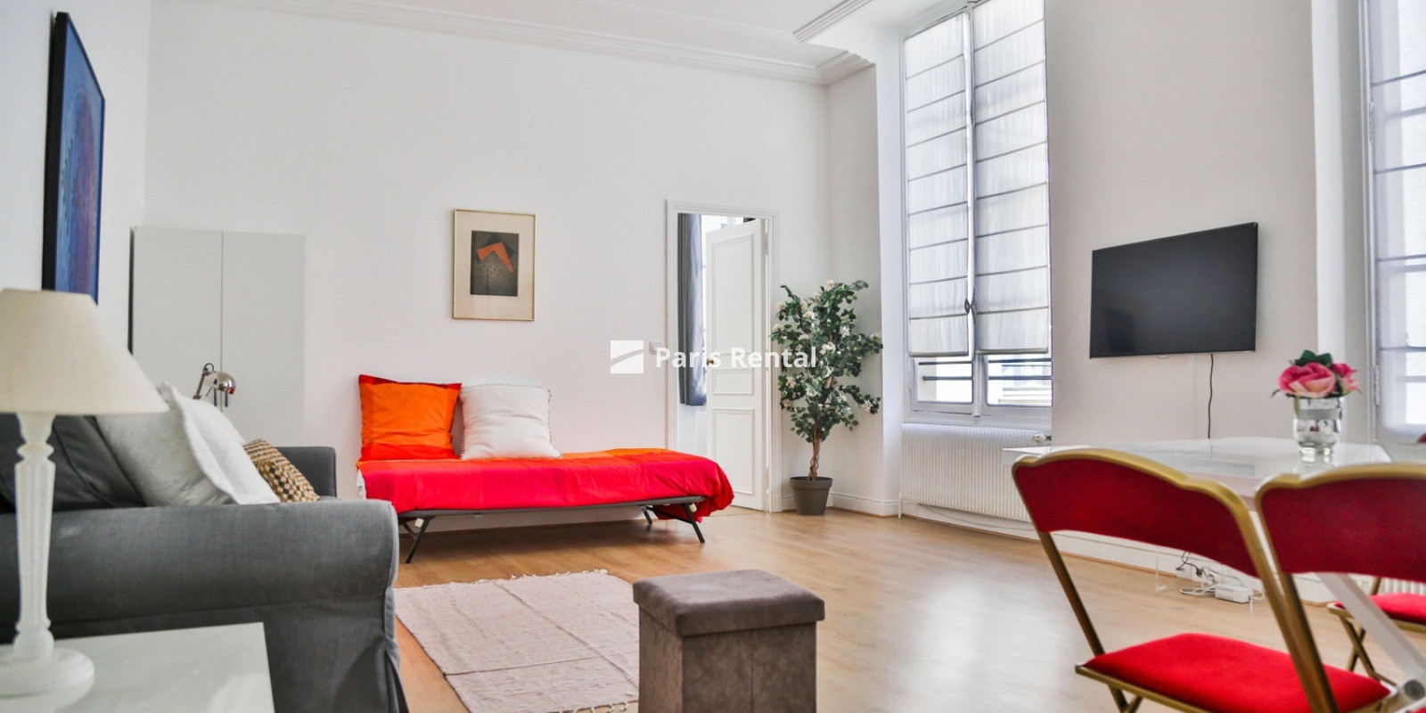 Living room - dining room - 
    4th district
  Le Marais, Paris 75004
