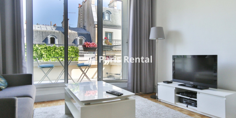 Living room - dining room - 
    17th district
  Ternes, Paris 75017
