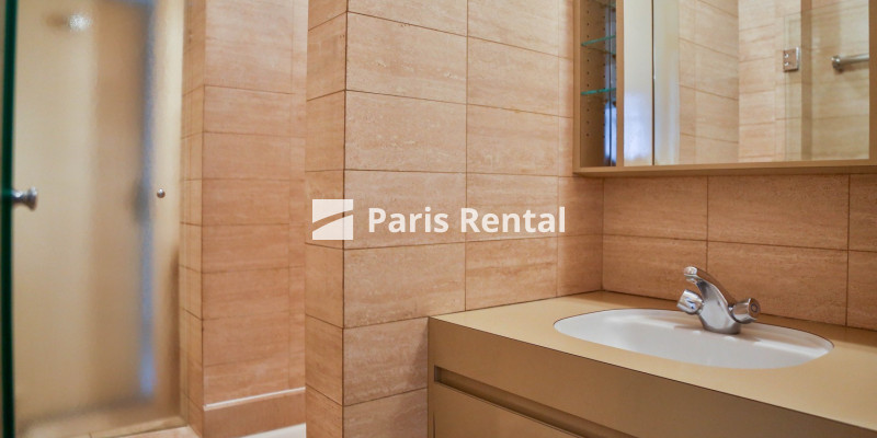 Shower-room 1 - 
    8th district
  Monceau, Paris 75008
