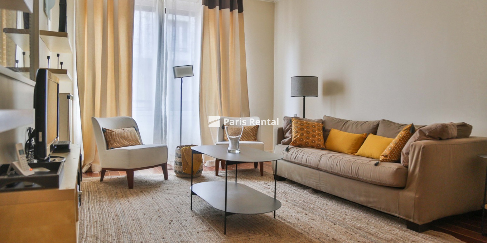 Living room - dining room - 
    16th district
  Victor Hugo, Paris 75016
