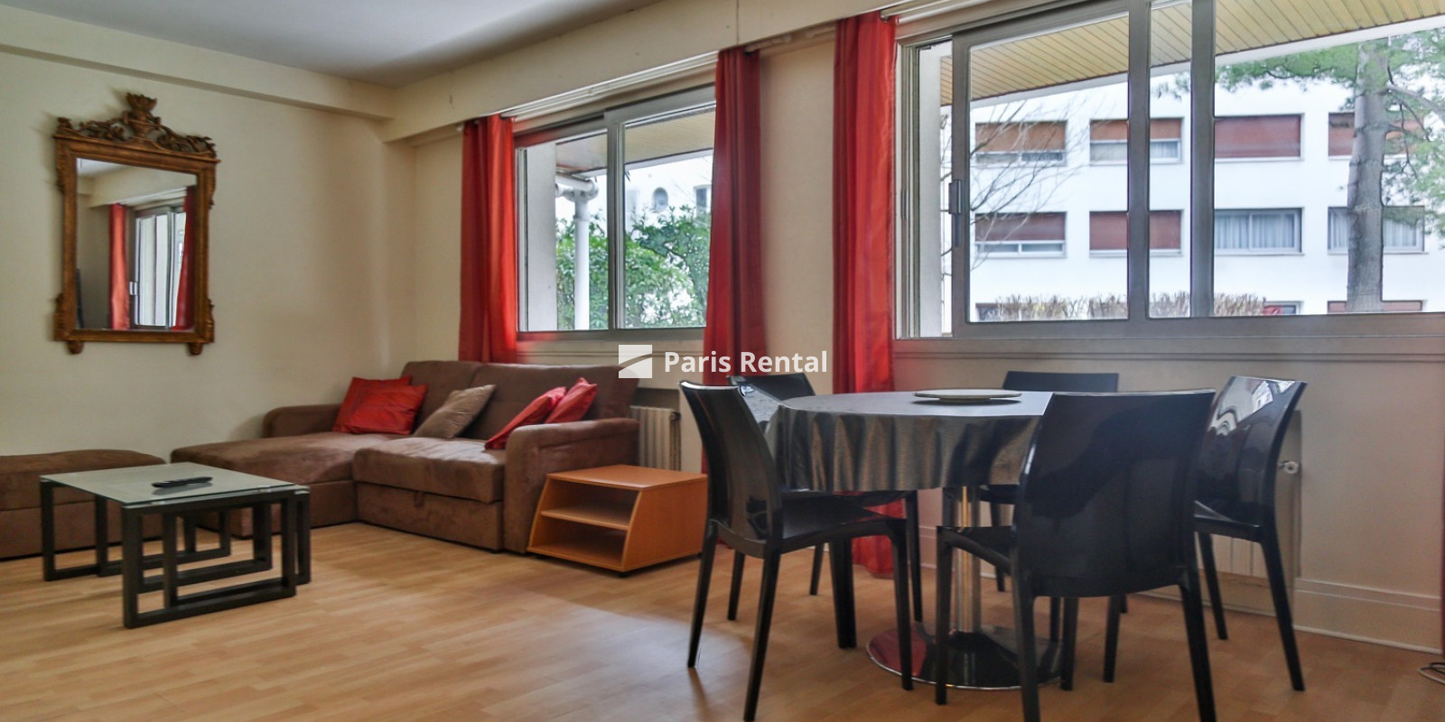 Living room - dining room - 
    16th district
  Passy - La Muette, Paris 75016
