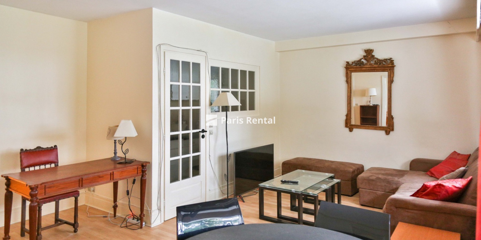 Living room - dining room - 
    16th district
  Passy - La Muette, Paris 75016
