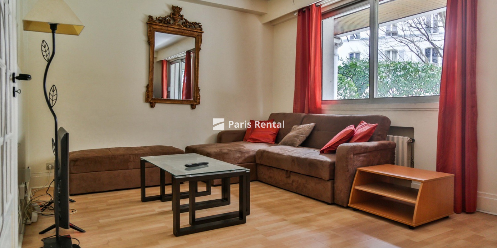 Living room - dining room - 
    16th district
  Passy - La Muette, Paris 75016
