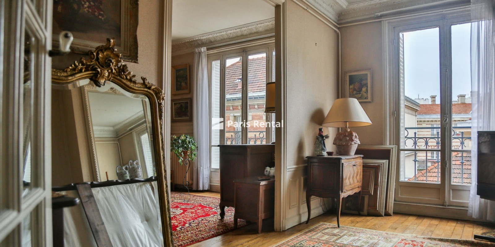 Dining room - 
    18th district
  Paris 75018
