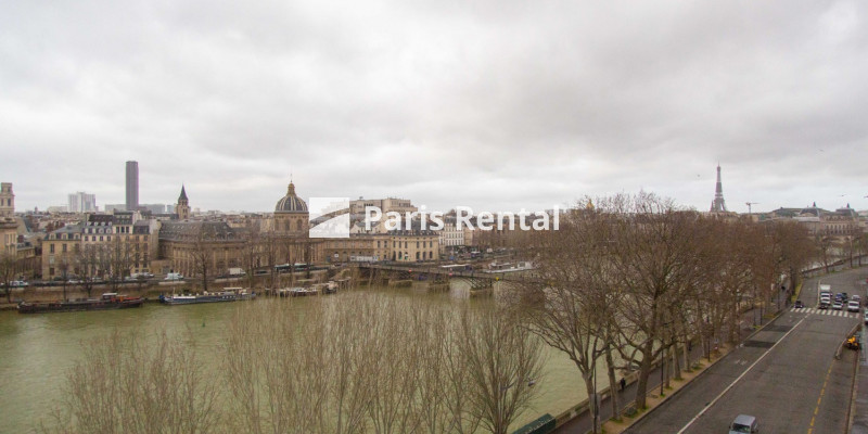 View - 
    1st district
  Louvre, Paris 75001
