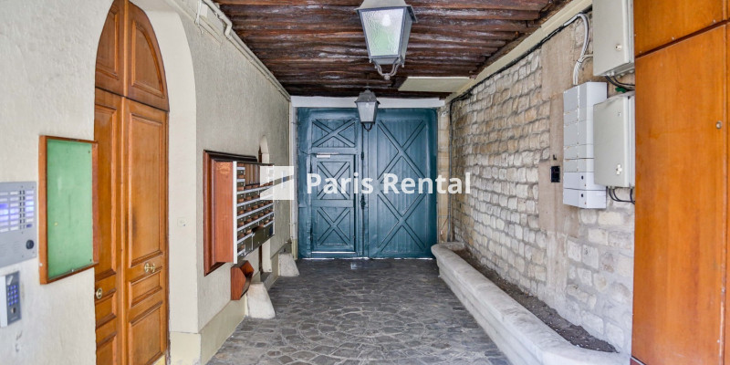 Entrance hall - 
    5th district
  Quartier Latin, Paris 75005
