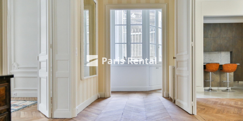 Entrance - 
    16th district
  Victor Hugo, Paris 75016
