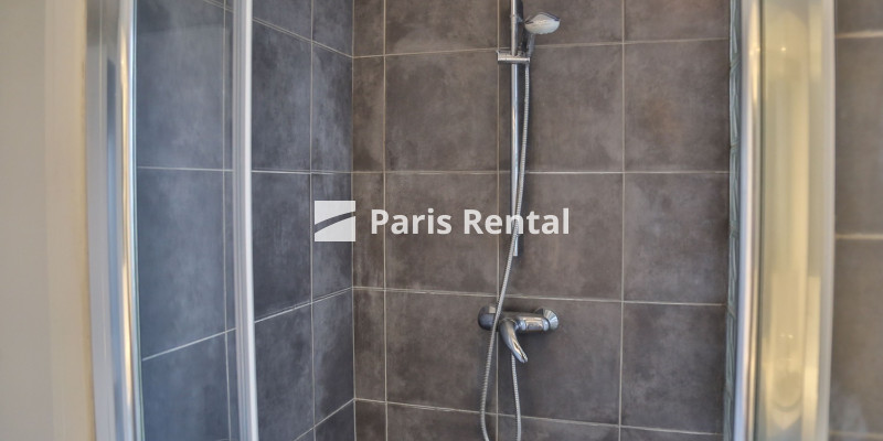 Shower-room 1 - 
    NEUILLY SUR SEINE
  Neuilly Centre, NEUILLY SUR SEINE 92200
