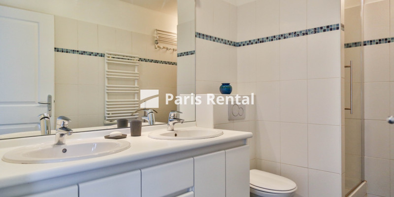 Shower-room 1 - 
    ISSY LES MOULINEAUX
  Issy-les-Moulineaux, ISSY LES MOULINEAUX 92130
