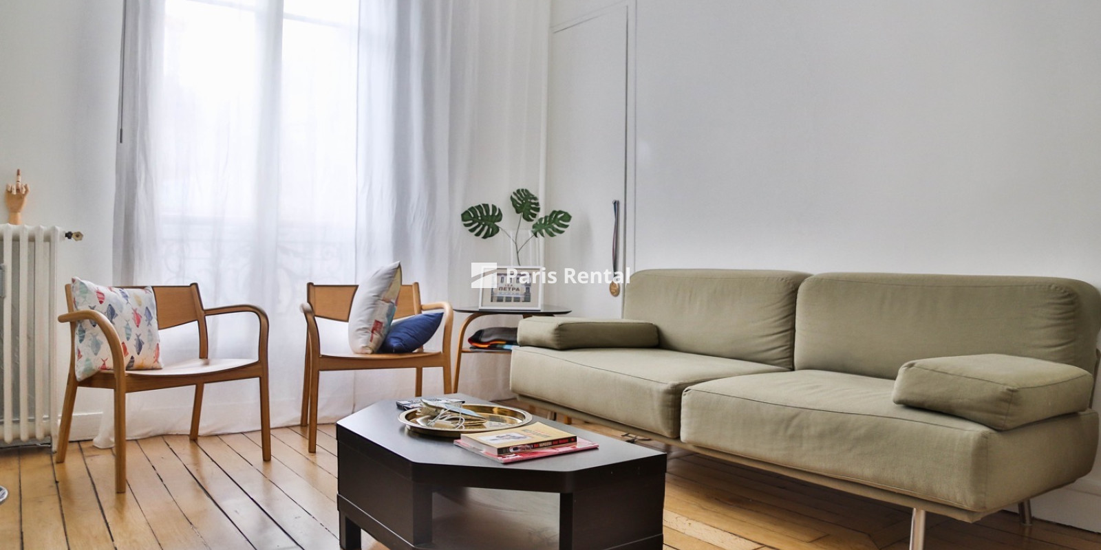 Living room - dining room - 
    16th district
  Alma, Paris 75016
