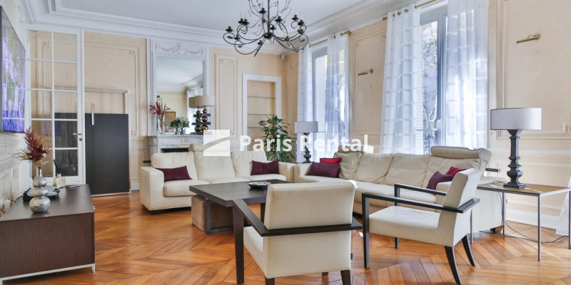 Living room - dining room - 
    7th district
  École Militaire, Paris 75007
