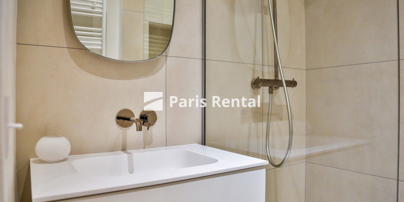 Shower-room 2 - 
    8th district
  Monceau, Paris 75008
