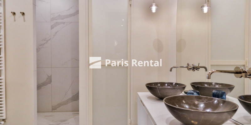 Bathroom 1 - 
    8th district
  Monceau, Paris 75008
