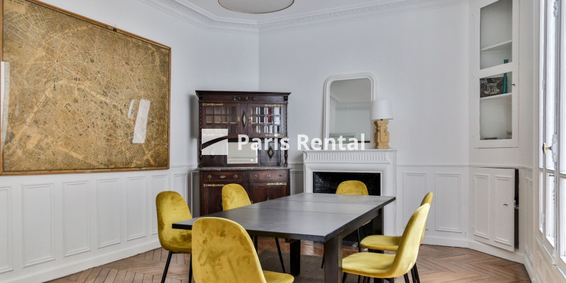 Living room - dining room - 
    17th district
  Porte Maillot, Paris 75017
