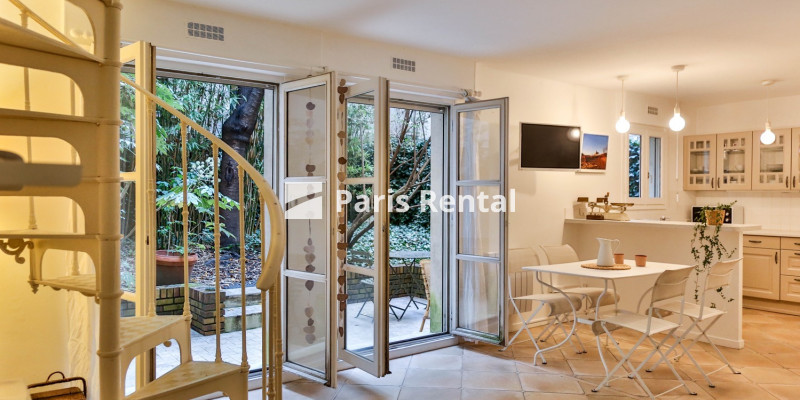 Living room - dining room - 
    5th district
  Jardin des Plantes, Paris 75005
