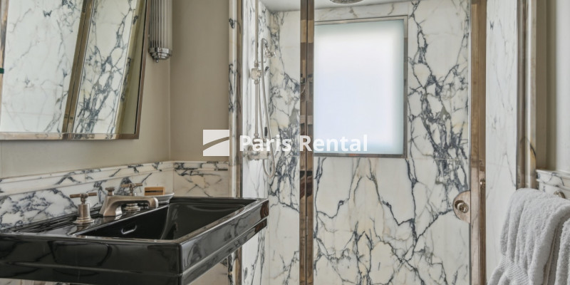 Bathroom (shower only) - 
    4th district
  Le Marais, Paris 75004
