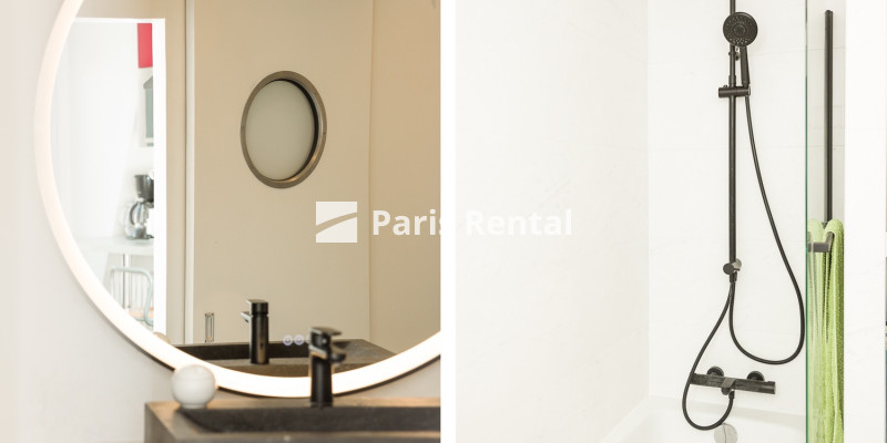 Bathroom (shower only) - 
    8th district
  Monceau, Paris 75008
