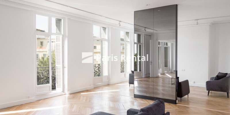 Living room - 
    16th district
  Etoile, Paris 75016
