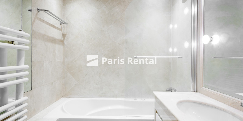 Bathroom 1 - 
    8th district
  Champs-Elysées, Paris 75008
