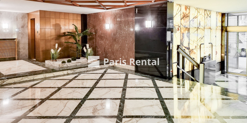 Entrance hall - 
    16th district
  Trocadéro, Paris 75016
