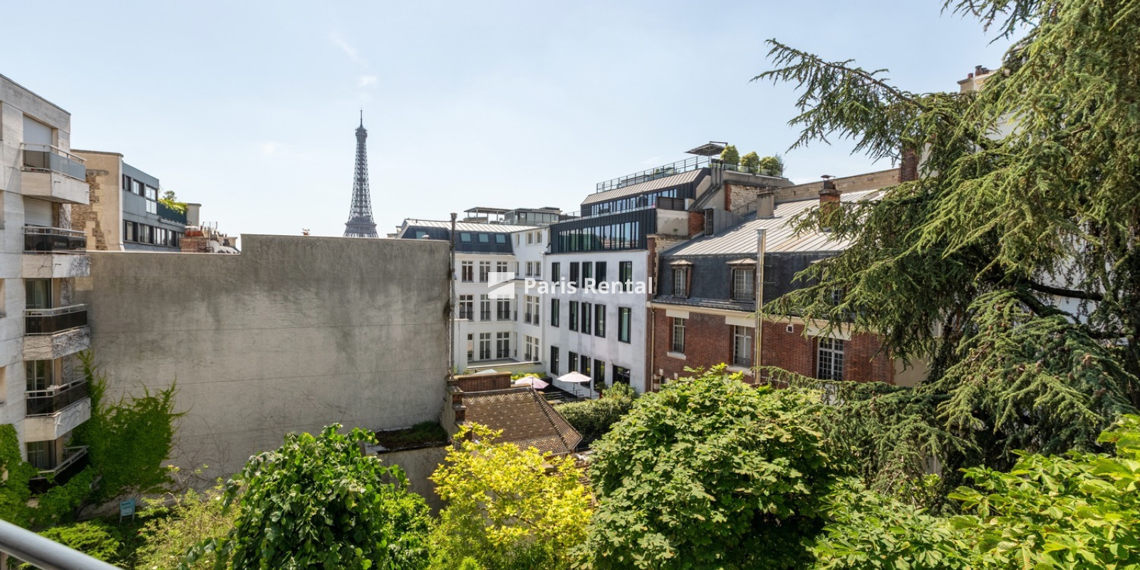  - 
    16th district
  Trocadéro, Paris 75016
